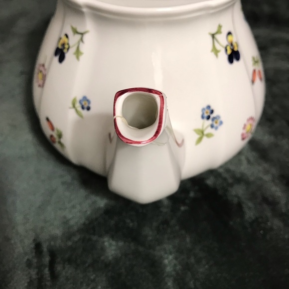 Villeroy & Boch PETITE FLEUR  Teapot NO LID. FIXED NOSE - Picture 12 of 16